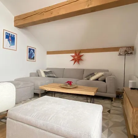 La Bergerie 10-12 Personnes Au Pied Des Pistes A Montalbert Apartment